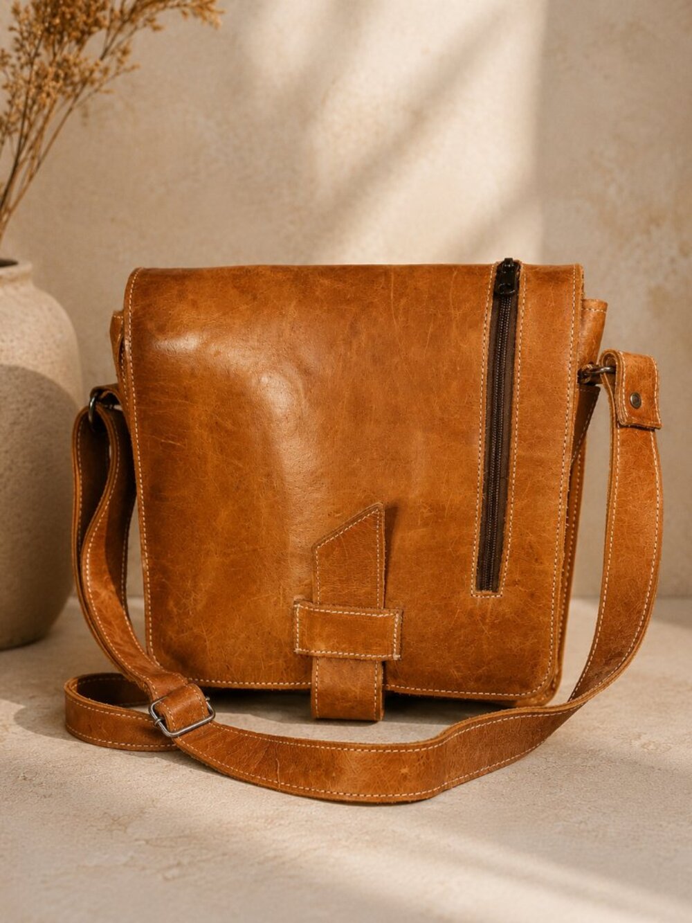 Vintage Caramel Brown Leather Messenger Crossbody Bag